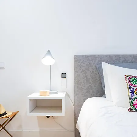 Boutique In The Heart Of ! Lemonn C Апартаменти *