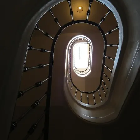 Boutique In The Heart Of ! Lemonn C * Lisbona